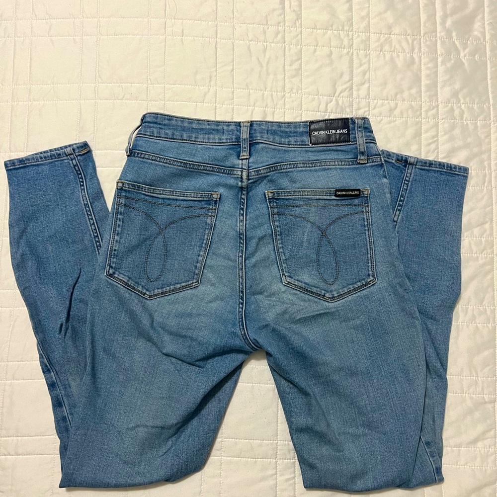 Calvin Klein light wash jeans, size 6 X 30, CKJ 010